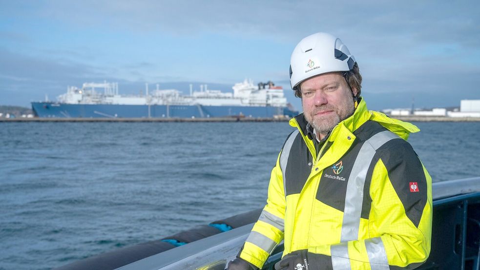 Ingo Wagner, geschäftsführender Gesellschafter der Deutschen Regas, die das Ostsee-Terminal betreibt, kritisiert die Preispolitik der staatlichen Betreibergesellschaft der Nordsee-Terminals. Foto: Stefan Sauer/dpa