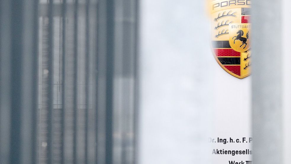 Porsche will zig Millionen Euro in neue Verbrenner-Fahrzeuge stecken. (Archivbild) Foto: Marijan Murat/dpa