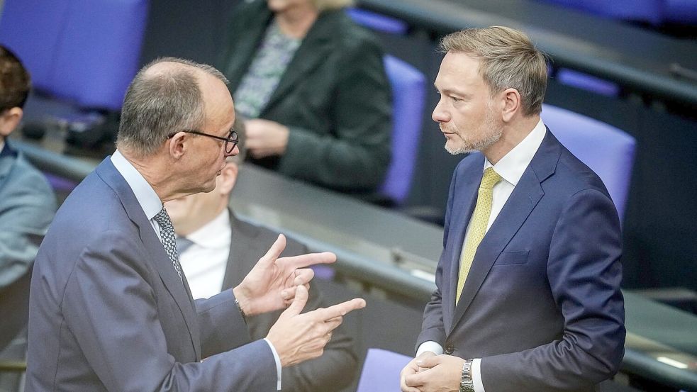 Christian Lindner (r) will gerne mit Friedrich Merz regieren - aber einer Meinung sind sie nicht immer. (Archivbild) Foto: Kay Nietfeld/dpa