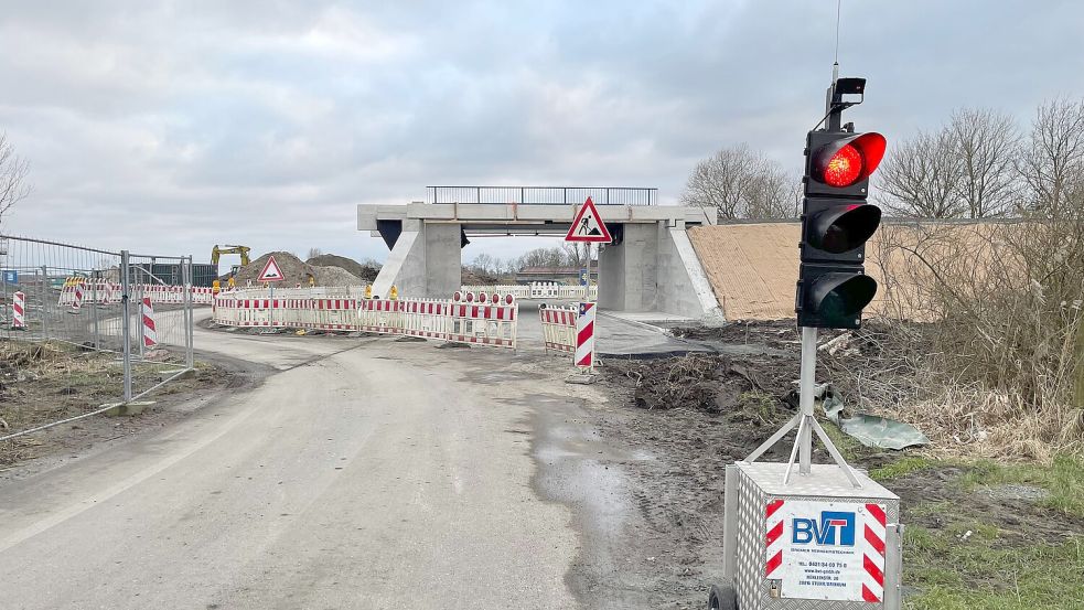 Anlässlich des Projektes Wunderline, der Schnellzugverbindung zwischen Bremen und Groningen, lässt die Bahn bei Hilkenborg auch eine neue Eisenbahnüberführung bauen. Foto: David Ammermann