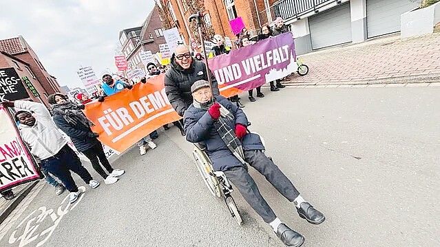 Auf der Demo in Leer war auch Albrecht Weinberg dabei. Foto: Ortgies