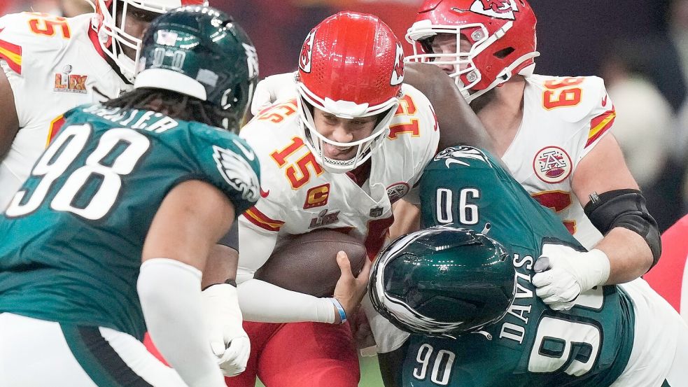 Mahomes hatte so große Schwierigkeiten wie wohl nie zuvor in seiner NFL-Karriere. Foto: Brynn Anderson/AP/dpa