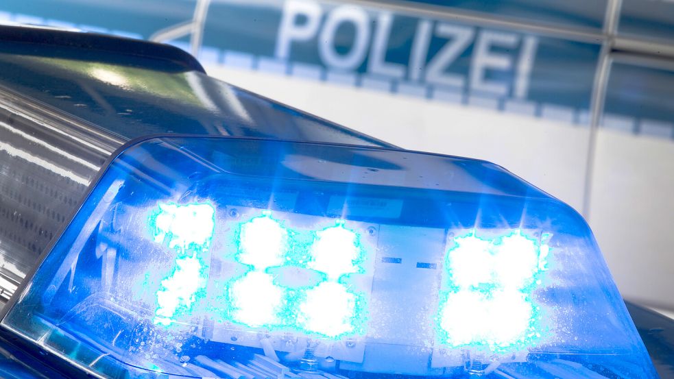 Die Polizei ging einem Hinweis aus Collinghorst nach. Foto: Gentsch/dpa