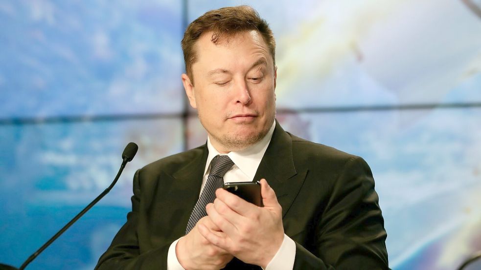 Der US-Unternehmer Elon Musk hatte die Plattform Twitter übernommen und zu X umbenannt. (Archivbild) Foto: John Raoux/AP/dpa