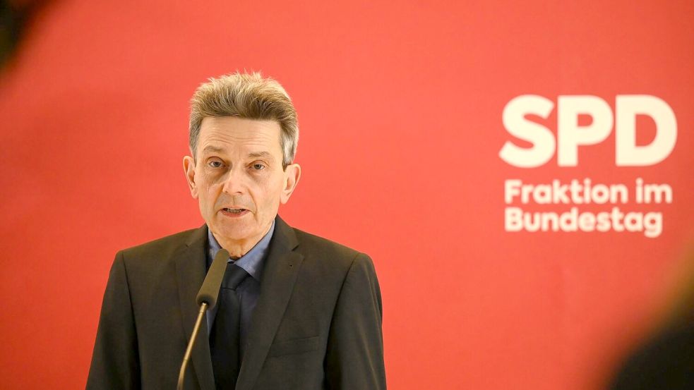 Rolf Mützenich (SPD) hält besseres Verwaltungshandeln für entscheidend. Foto: Sarah Knorr/dpa