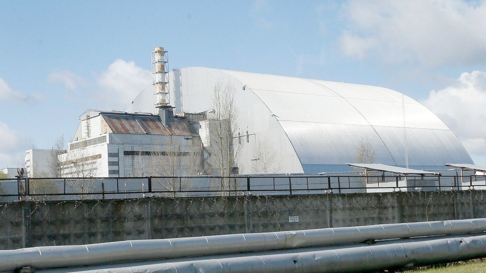 Der Schutzschild um das AKW Tschernobyl soll in der Nacht von einer russischen Drohne getroffen worden sein (Archivbild) Foto: Efrem Lukatsky/AP/dpa