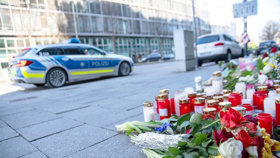 Am Donnerstag war ein 24-jähriger Afghane mit einem Auto in München in eine Gruppe von Demonstranten gefahren und hatte fast 40 Menschen teilweise sehr schwer verletzt. Foto: Pia Bayer/dpa