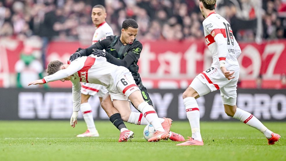 Der VfB und Wolfsburg lieferten sich ein umkämpftes Duell. Foto: Harry Langer/dpa