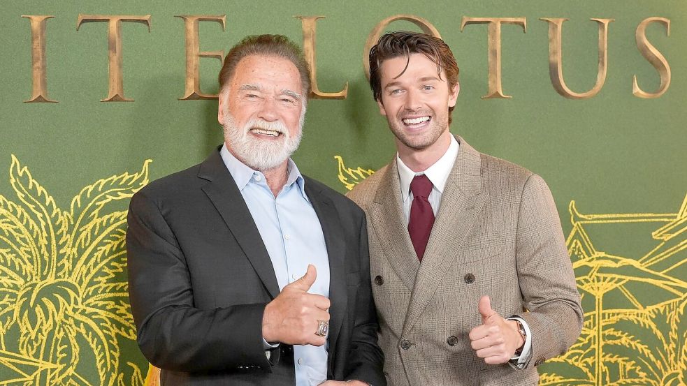 Arnold und Patrick Schwarzenegger bei der Premiere von „The White Lotus“ in Los Angeles am 10. Februar. (Archivbild) Foto: Chris Pizzello/Invision via AP/dpa