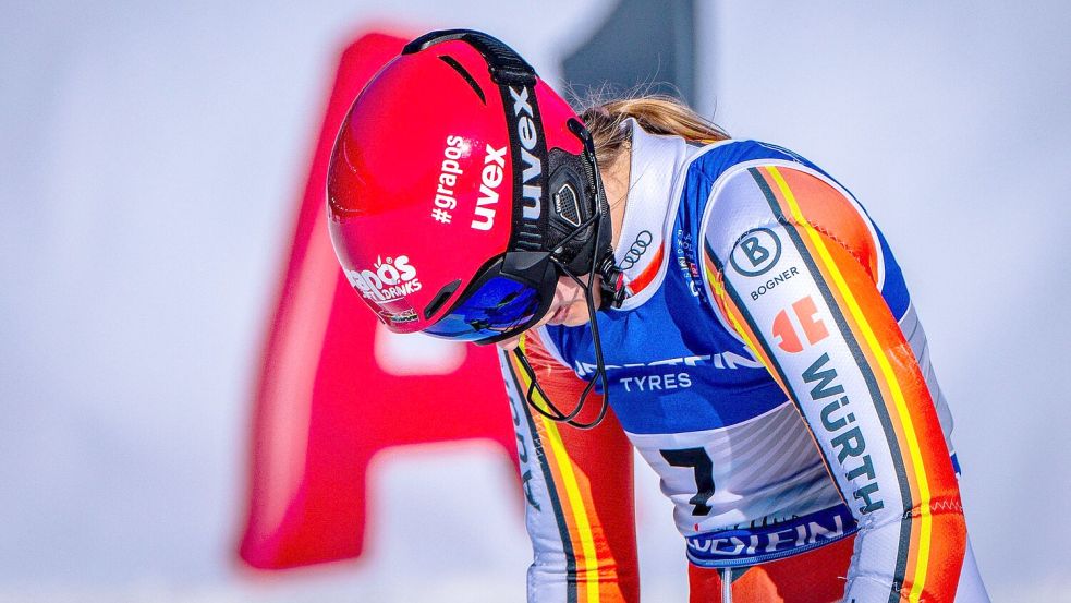 Mit den Kräften am Ende: Im Slalom wurde die angeschlagene Lena Dürr Achte. Foto: Jens Büttner/dpa