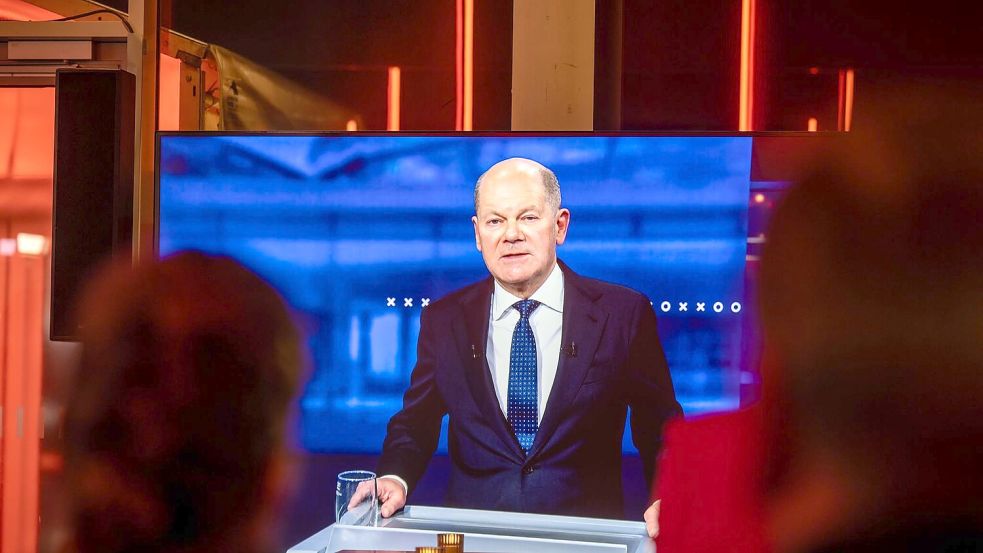 Bundeskanzler Olaf Scholz lieferte sich vor allem mit AfD-Chefin Alice Weidel einige Wortgefechte. Foto: Michael Kappeler/dpa-Pool/dpa