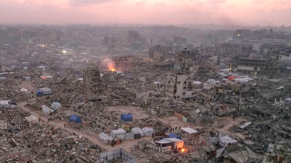 Die Gespräche über die nächste Phase der Waffenruhe im Gazastreifen sollen weitergehen. (Archivbild) Foto: Mohammad Abu Samra/AP/dpa