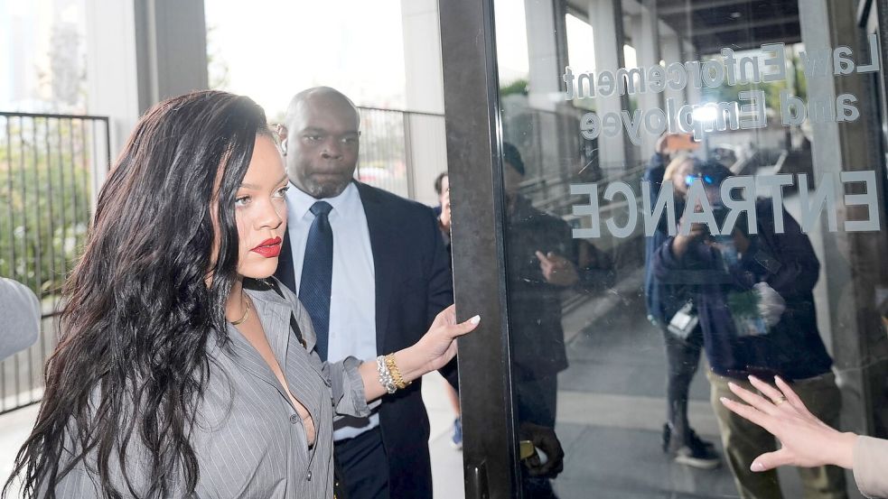 Sängerin Rihanna wohnte der Urteilsverkündung bei. Foto: Damian Dovarganes/AP/dpa