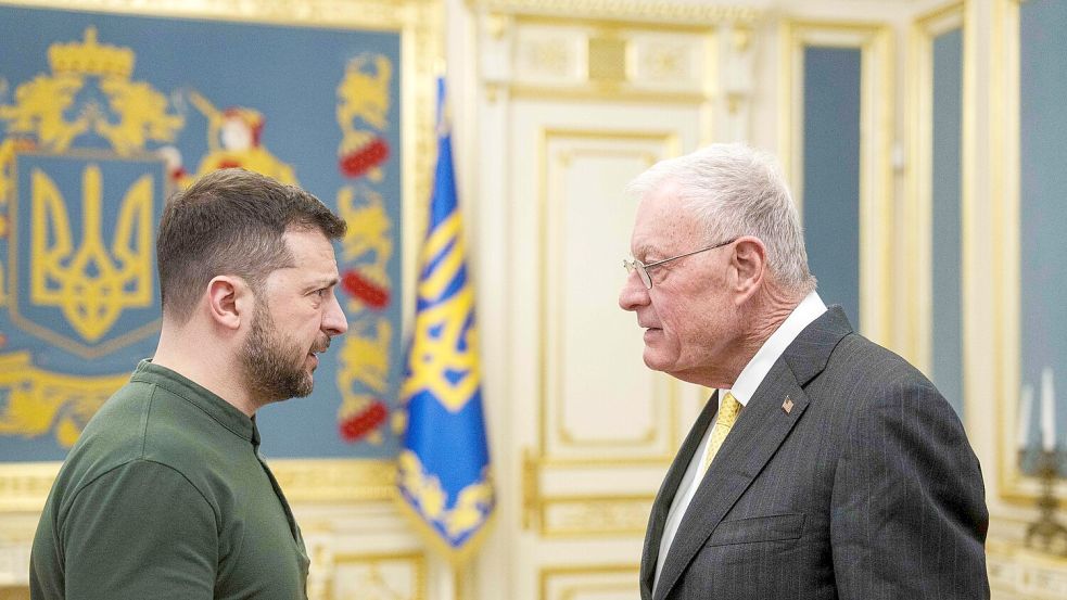 Lang waren Gespräche des US-Sondergesandten Keith Kellogg und des ukrainischen Präsidenten Wolodymyr Selenskyj erwartet worden. Foto: Evgeniy Maloletka/AP/dpa