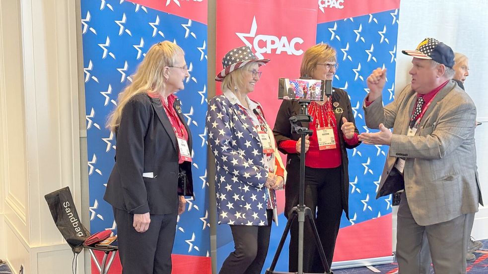 Die CPAC gilt als Klassentreffen der Trump-Fans. Foto: Luzia Geier/dpa