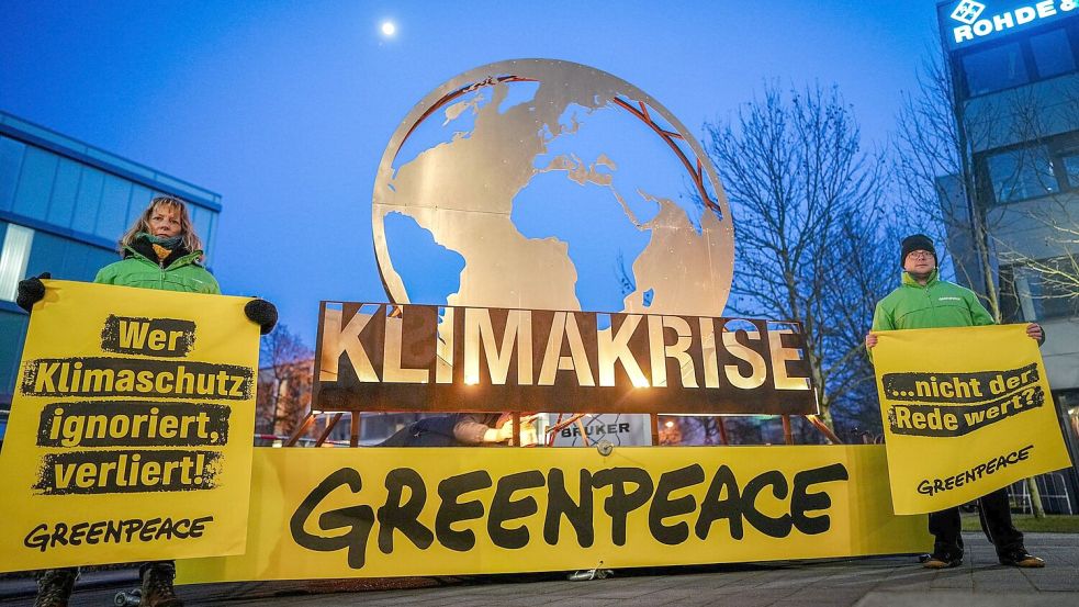 Greenpeace fordert von Merz, an Heizungsgesetz und Verbrenner-Aus festzuhalten. Foto: Kay Nietfeld/dpa