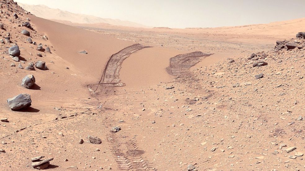 Roter Marsboden mit Spuren des Marsrovers „Opportunity“ (Archivbild) Foto: Nasa/Jpl-Caltech/Msss/Press Association Images/dpa