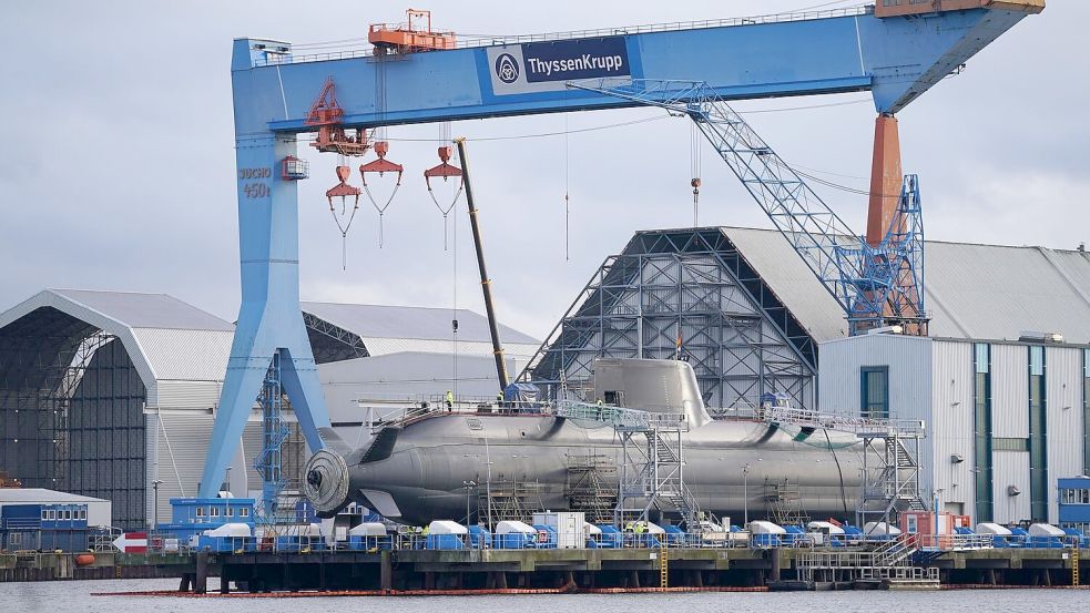 Die Auftragsbücher der Werft sind für die kommenden Jahre prall gefüllt. (Archivbild) Foto: Marcus Brandt/dpa