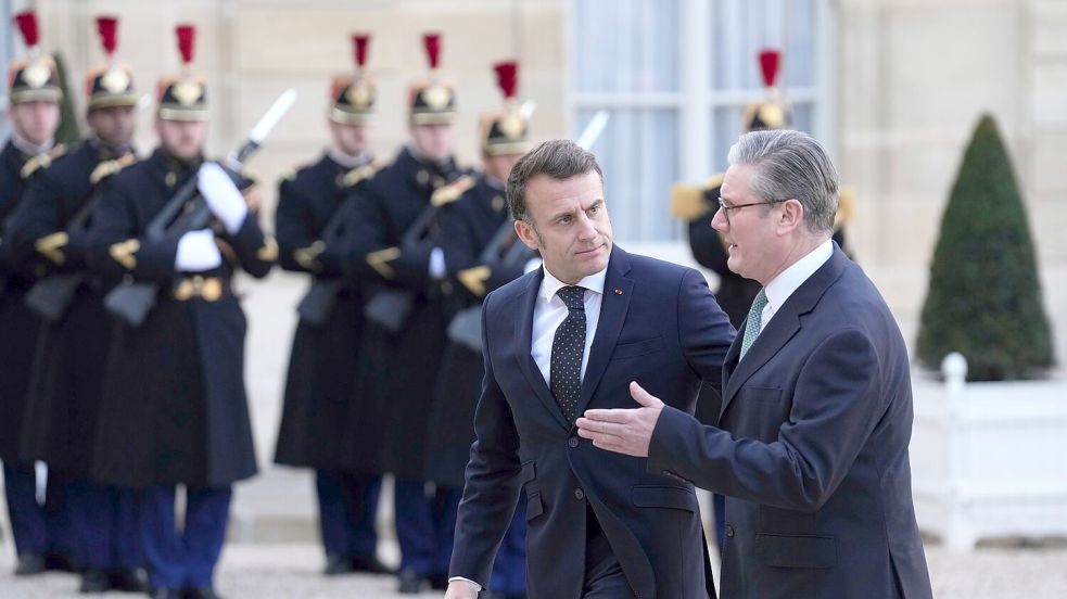 Frankreichs Präsident Emmanuel Macron und der britische Premier Keir Starmer sind in Kontakt mit Donald Trump. Foto: Aurelien Morissard/AP/dpa