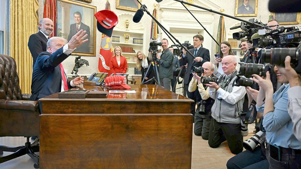 Trump krempelt die Regeln um - und die Korrespondenten-Vereinigung warnt vor einer Bedrohung der Pressefreiheit. Foto: Uncredited/Pool/AP/dpa