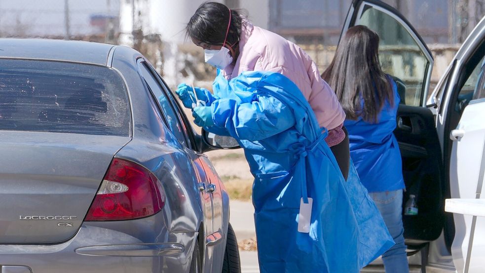 Knapp 20 Menschen werden in Krankenhäusern behandelt. Foto: Julio Cortez/AP/dpa