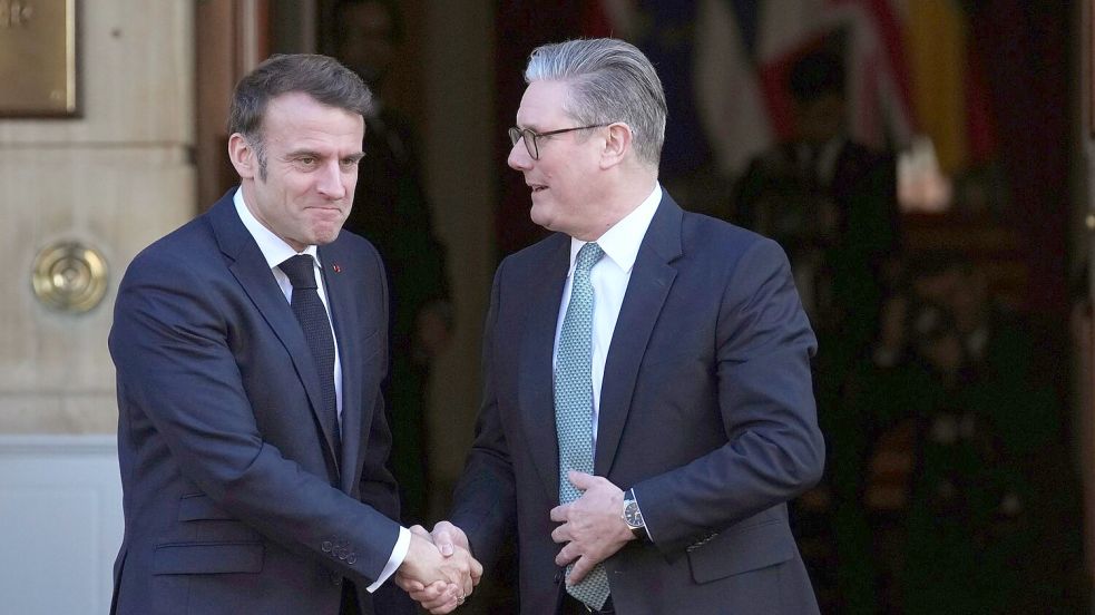 Macron und Starmer schlagen eine einmonatige Waffenruhe in der Ukraine vor. Foto: Christophe Ena/Pool AP/AP/dpa