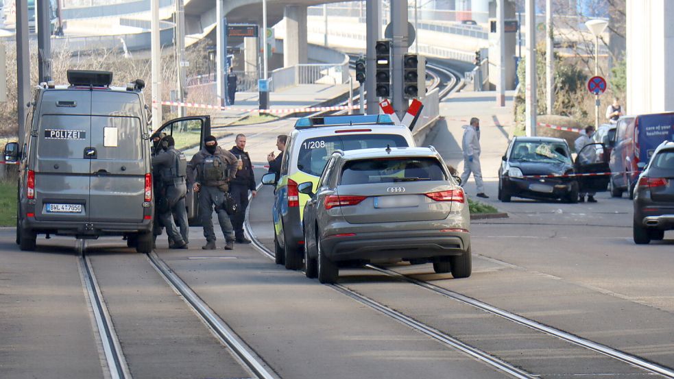 Zwei Menschen sind bei dem Vorfall in Mannheim ums Leben gekommen. Foto: dpa/Rene Priebe