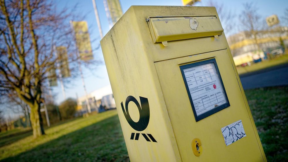 Die Post baut in Deutschland bis zum Jahresende 8.000 Stellen ab. Folgen noch weitere Stellenstreichungen? Foto: Henning Kaiser/dpa