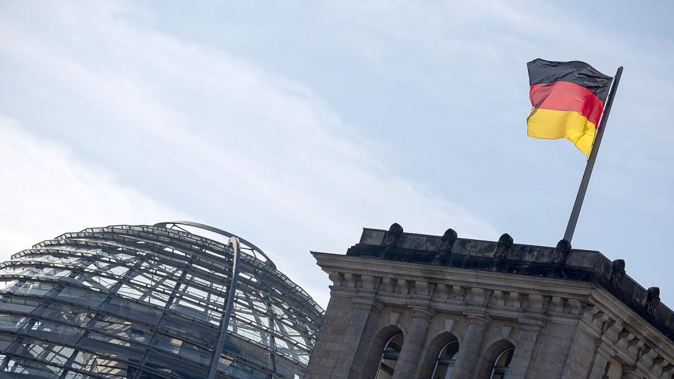 Der neue Bundestag ist schon gewählt. Der alte kommt aber für umstrittene Beschlüsse zur Schuldenbremse noch einmal zusammen. Foto: Hannes P. Albert/dpa