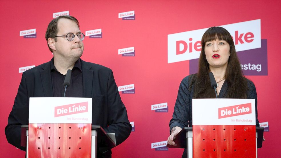 Sören Pellmann und Heidi Reichinnek kündigen einen Eilantrag vor dem Bundesverfassungsgericht an. Foto: Bernd von Jutrczenka/dpa