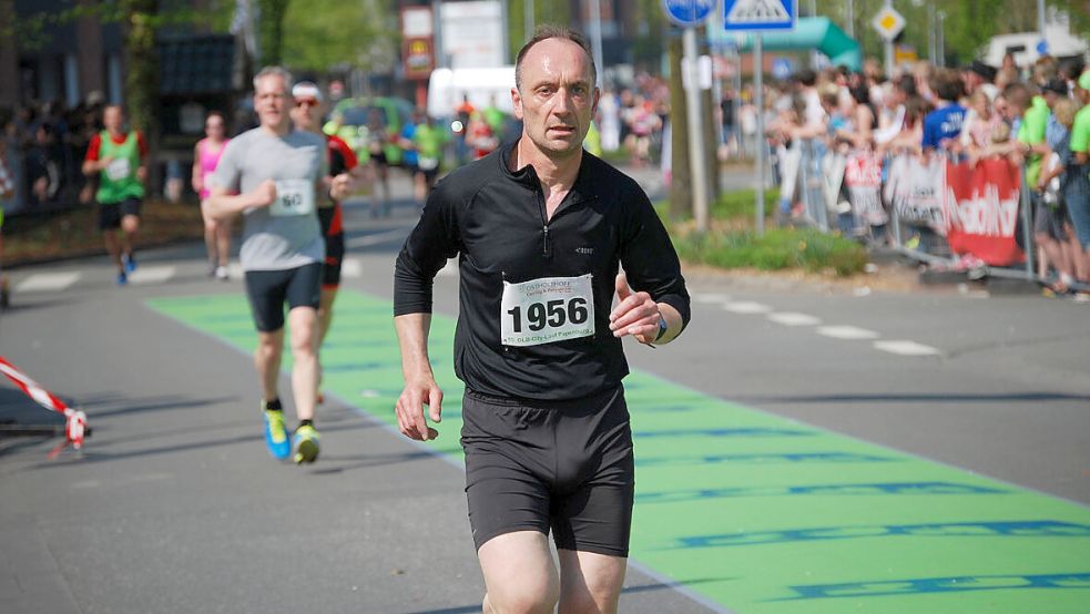 Peter Bergfeld ist nicht nur Chef-Organisator des Papenburger Citylaufs, sondern er geht auch regelmäßig selbst an den Start. Archivfoto: Reemts