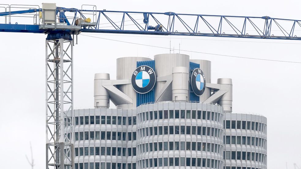 Bei BMW ist derzeit vieles im Umbruch. Das kostet Geld. Foto: Tobias Hase/dpa