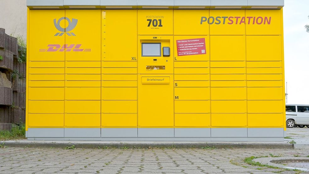 Eine Poststation in Osterwedding in Sachsen-Anhalt - solche Automaten gelten mancherorts in Deutschland künftig als Postfilialen. (Archivbild) Foto: Heiko Rebsch/dpa