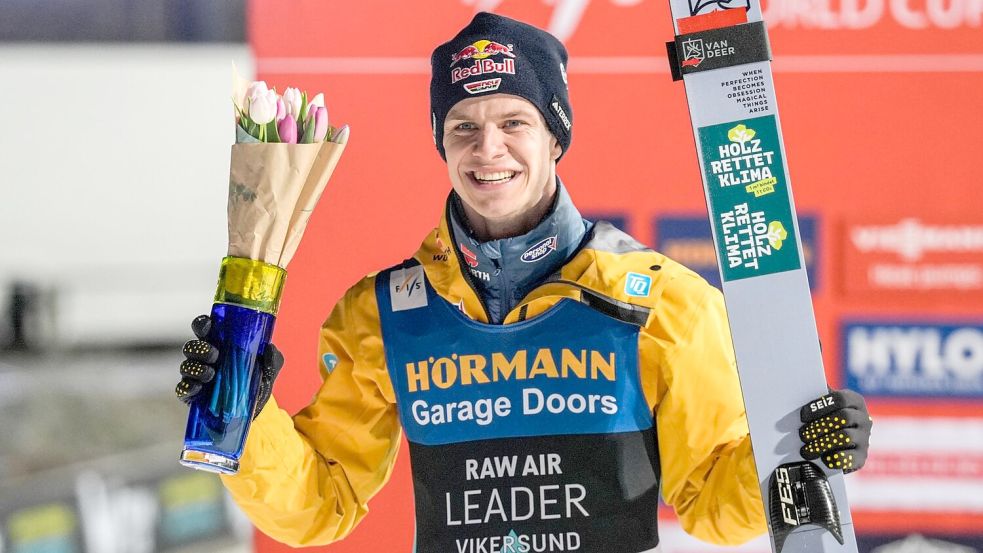 Strahlend nach dem Sieg: Andreas Wellinger in Vikersund. Foto: Terje Bendiksby/NTB/dpa