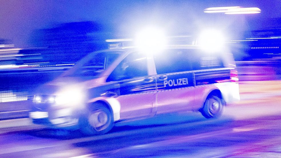 Weil Heranwachsende in der Nacht zu Dienstag an der Schlachte mit einer Schreckschusspistole geschossen hatten, griff die Polizei ein. Foto: Imago/Agentur