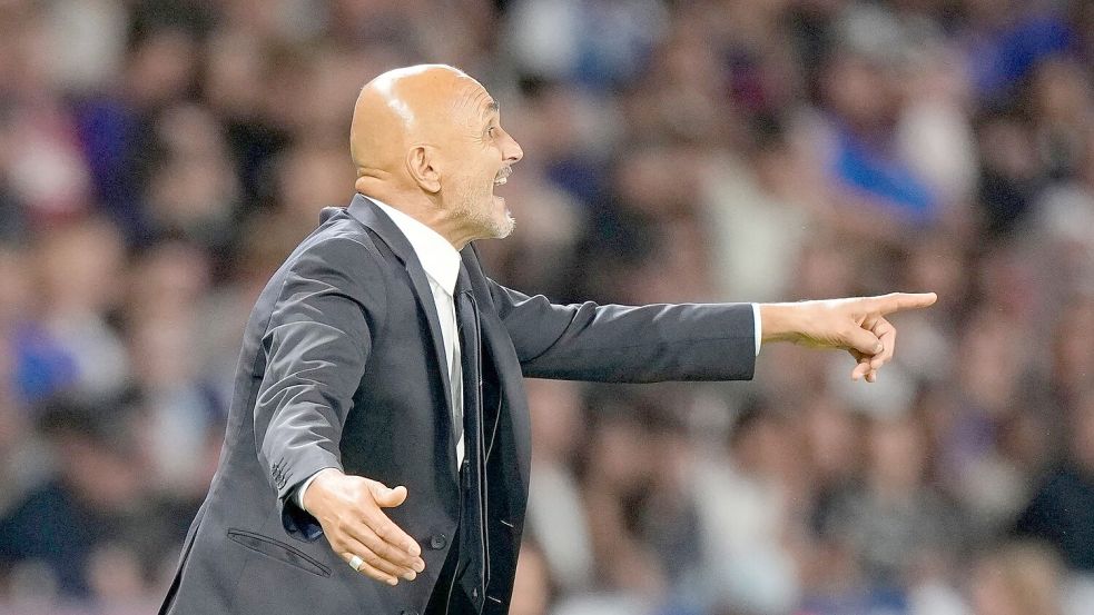 Italien-Coach Luciano Spalletti erwartet einen offenen Schlagabtausch gegen Deutschland. Foto: Michel Euler/AP/dpa