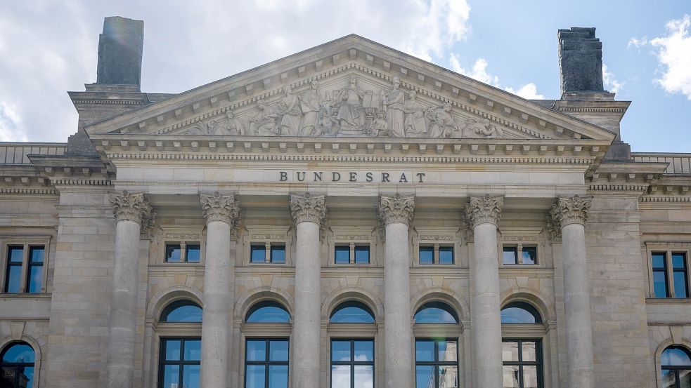 Der Bundesrat entscheidet über das Milliarden-Finanzpaket. (Archivbild) Foto: Monika Skolimowska/dpa