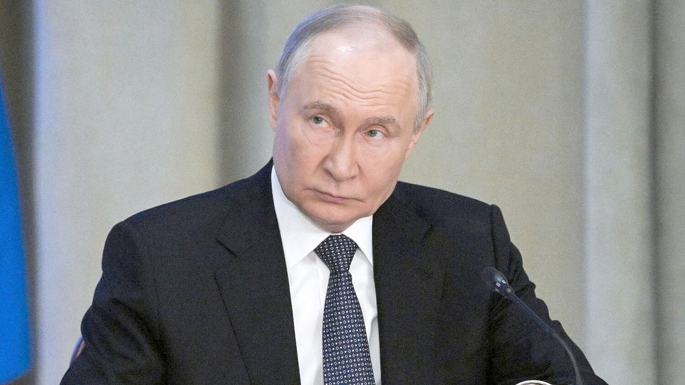 Wladimir Putin drängt Ukrainer nach britischen Angaben dazu, die russische Staatsbürgerschaft anzunehmen. (Archivbild) Foto: Alexei Nikolsky/Pool Sputnik Kremlin/AP/dpa