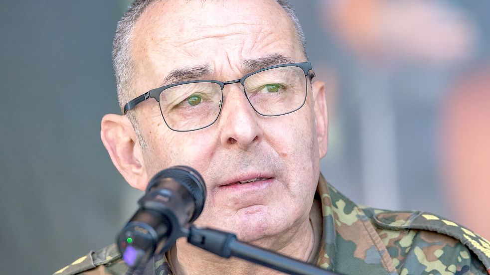 Dass der Generalinspekteur der Bundeswehr, General Carsten Breuer, bei einer Sicherheitstagung von Verfassungsschutz und Wirtschaftsvertretern spricht, zeigt, dass innere und äußere Sicherheit heute nicht mehr getrennt betrachtet werden. (Archivfoto) Foto: Frank Hammerschmidt/dpa