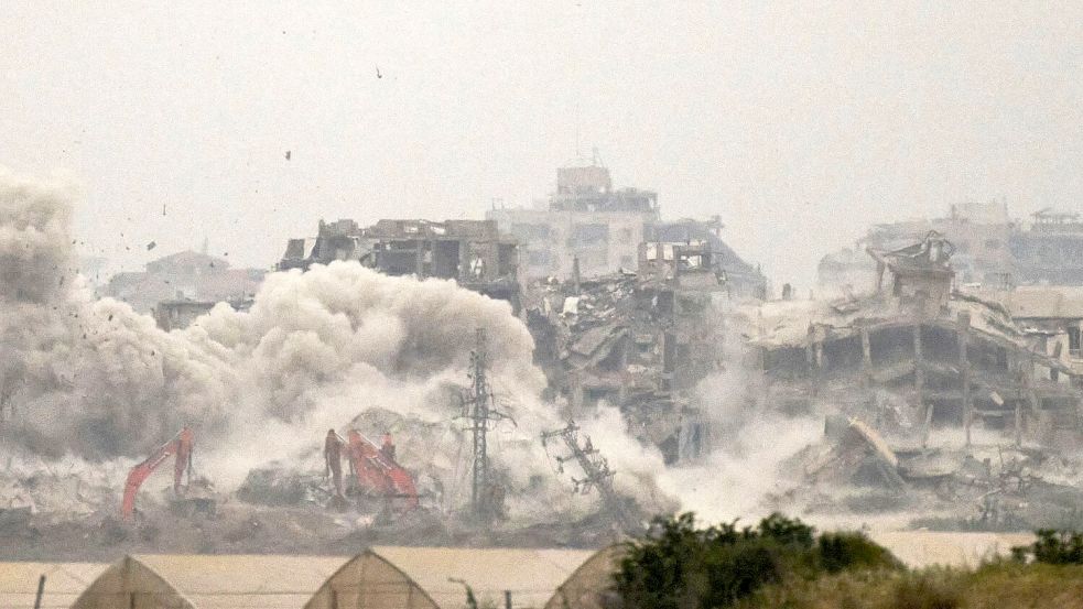 Trump nennt den weitgehend zerstörten Gazastreifen ein „wichtiges Stück Grundbesitz“. (Archivbild) Foto: Leo Correa/AP/dpa