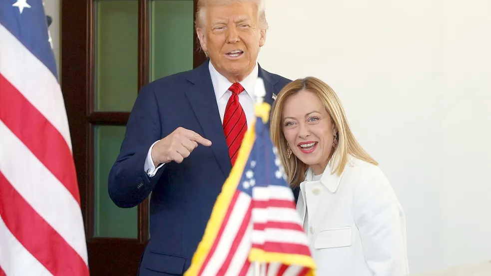 US-Präsident Trump und Italiens Ministerpräsidentin Meloni präsentierten sich am Donnerstag als ziemlich beste Freunde. Foto: Alex Brandon/AP/dpa