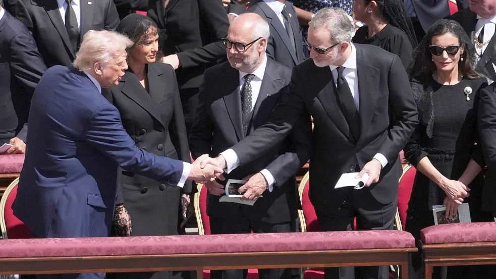 Auch US-Präsident Donald Trump war mit seiner Frau Melania angereist. Foto: Evan Vucci/AP/dpa
