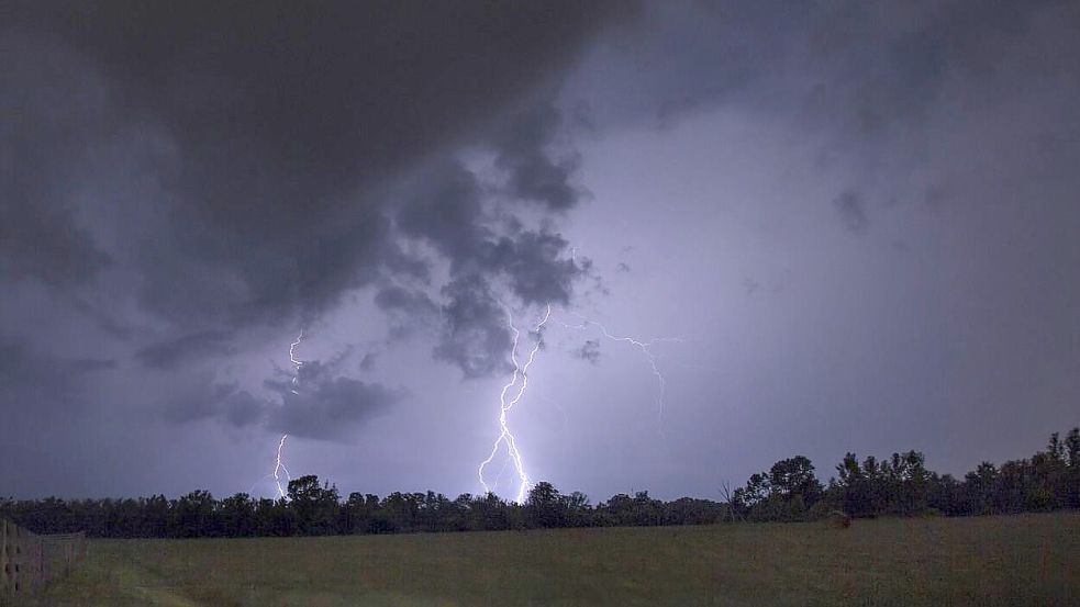 Starker Regen Und Wind: Gewitter Zogen über Ostfriesland - General-Anzeiger